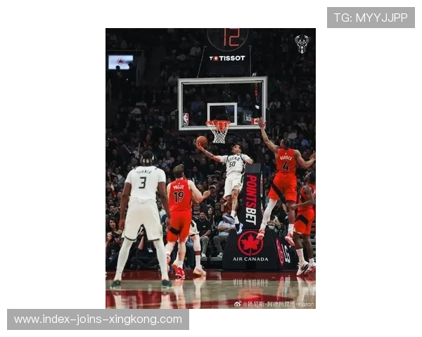 字母哥快攻如龙卷风般袭来,雄鹿大幅领先 字母哥快攻如龙卷风般袭来,雄鹿大幅领先