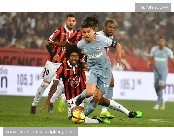 法甲尼斯边线覆盖能力极强,场面始终压着对方 法甲尼斯边线覆盖能力极强,场面始终压着对方